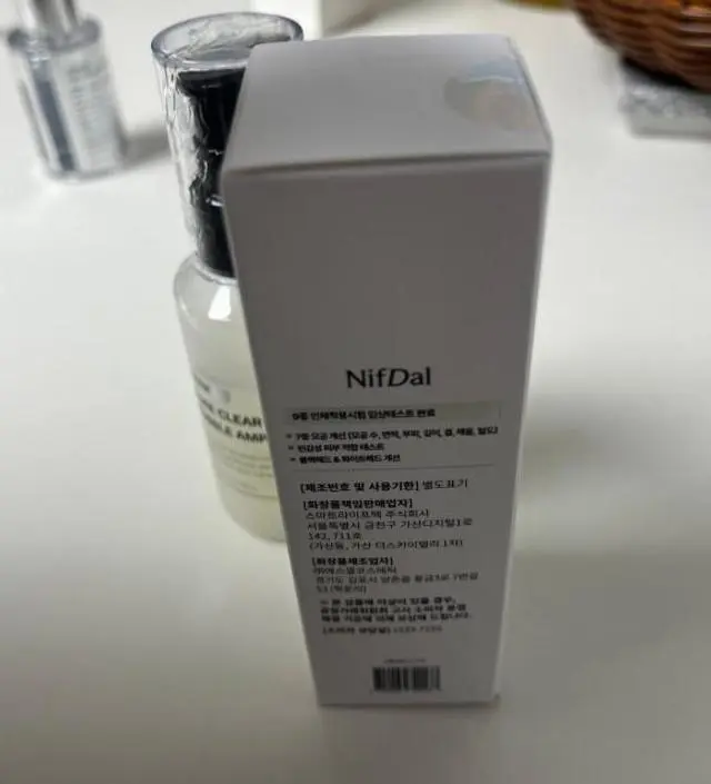 피부에 정말 안좋은 방법인데 제일 깨끗한 방법이라 면봉으로 직접 블랙헤드를 제거 했