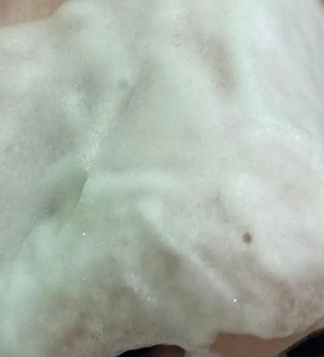 아직 1회 사용이라 효과는 모르겠네요 거품이 생길때 좀 간질간질해요
