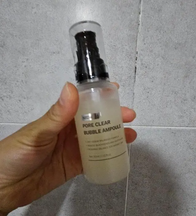 아직 두번밖에 사용안해서 효과는 모르겟고 거품달나고 쫀득쫀득하니 좋어요 부드럽고
