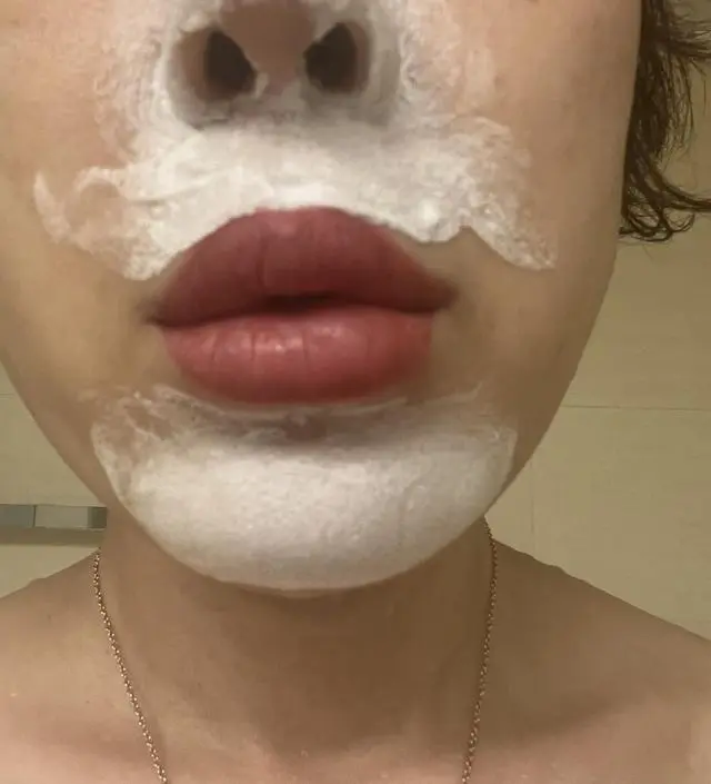 코가 매끈해져서 손에닿는 피부결 느낌이 좋아요
