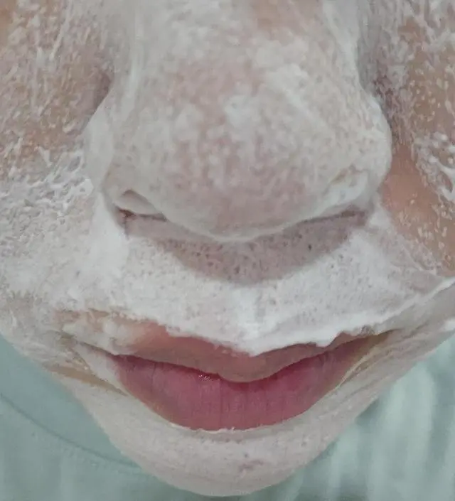 배송은 많이 느렸어요 기다리다가 매일매일 쓰는중이에요
