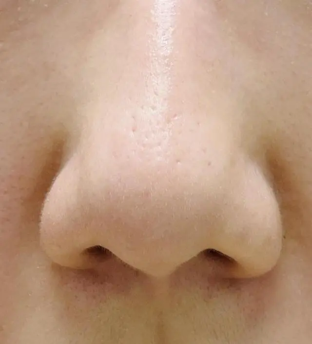 제품 배송도 빠르고 사용하기 편리합니다. 저는 해면 스펀지 이용해서 세안할 때 사용했