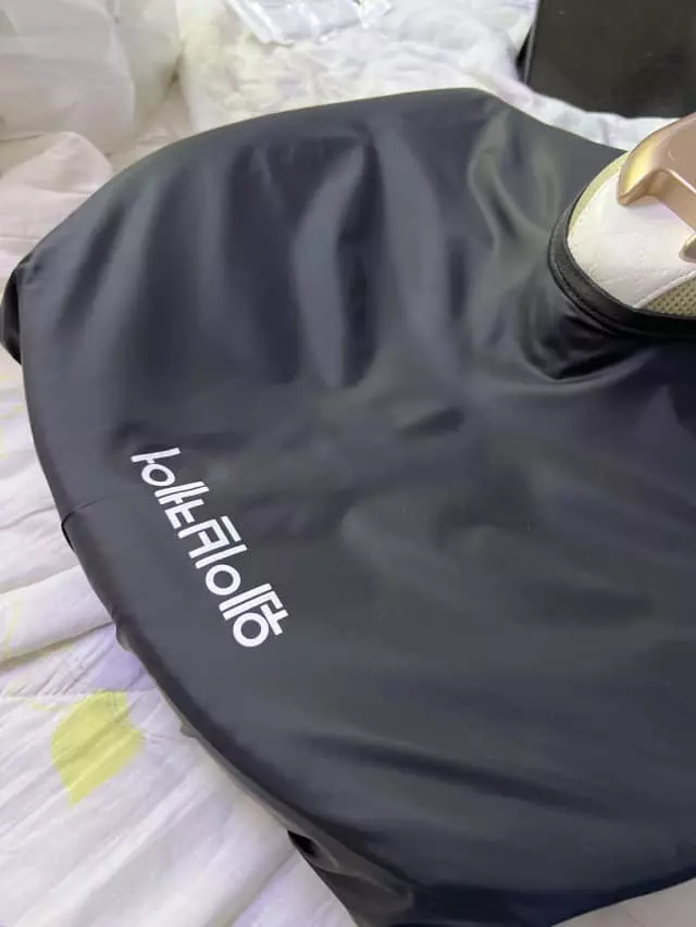 커버는 필수입니다.
본품 구입하며 다른분들 리뷰보고 구