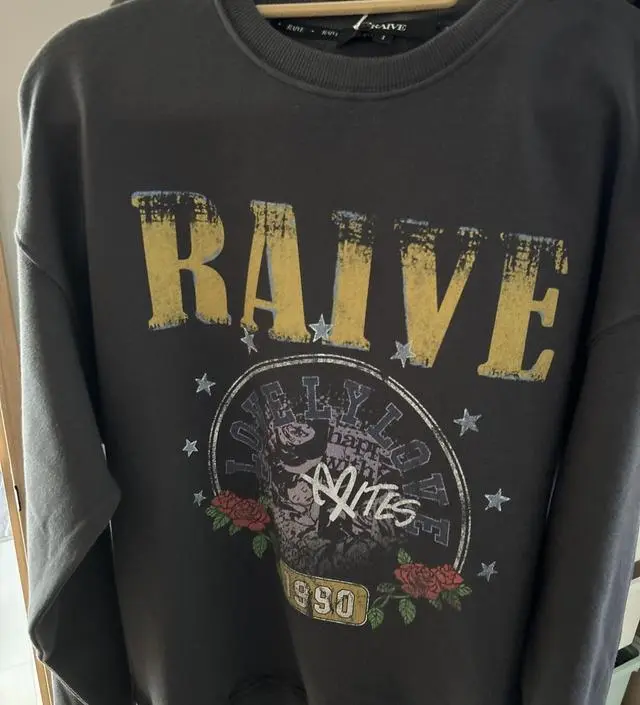 ★RAIVE★ Love Bites Graphic TShirt VW5ME907_2color Love Bites Graphic T-Shirt VW5ME907_2color - RAIVE
