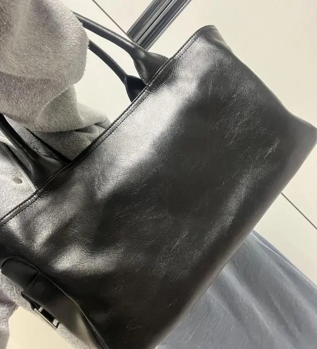 Posh Large in Black UA4SA040-10 - 레이브