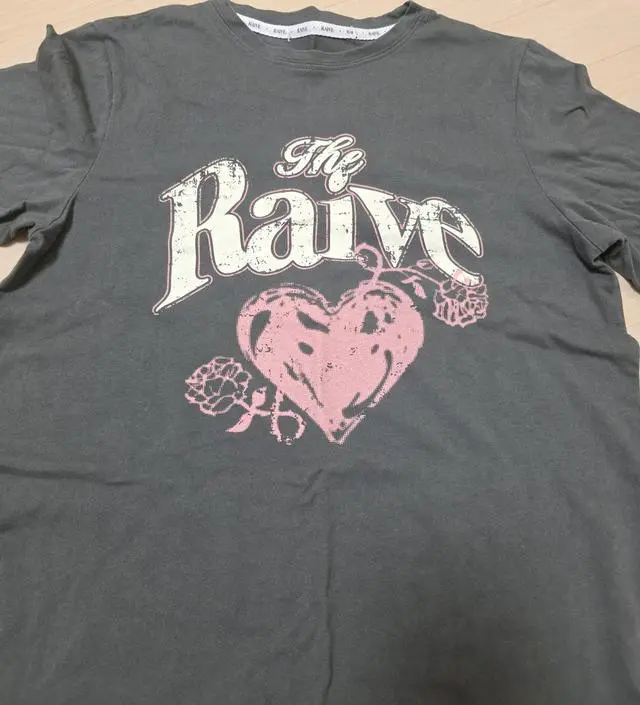 ●RAIVE● New Vintage Rose Graphic T-shirt in Charcoal New Vintage Rose Graphic T-shirt in Charcoal VW5ME927-9E