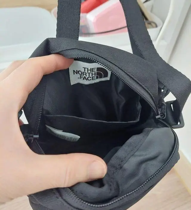 バッグ・カバンその他 [The North Face] CHUBBY CROSS BAG MINI - REAL_BLACK セール】国内未発売 THE NORTH FACE(ザ・ノースフェイス)/軽量
